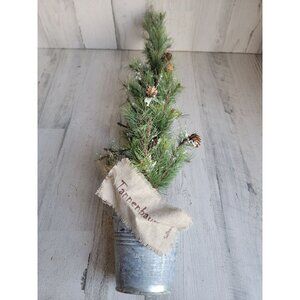 Tannenbaum Sullivans pinecone xmas tree decor